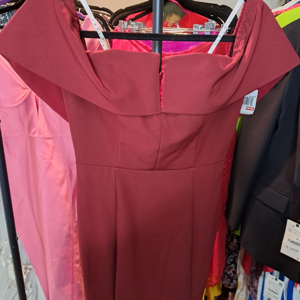 NWT Jarlo Elegant Off-Shoulder Burgundy Dress